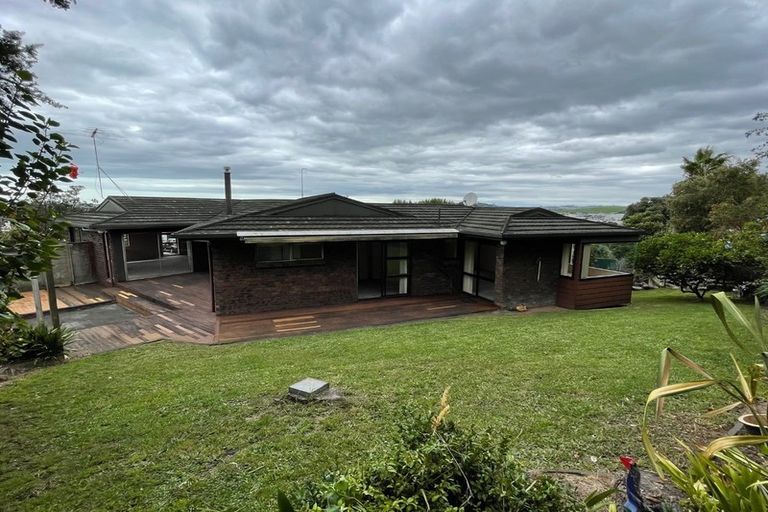 Photo of property in 27 Chatsworth Crescent, Pakuranga Heights, Auckland, 2010