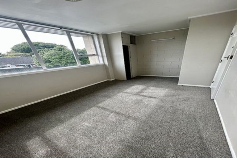 Photo of property in 267 Massey Road, Mangere East, Auckland, 2024