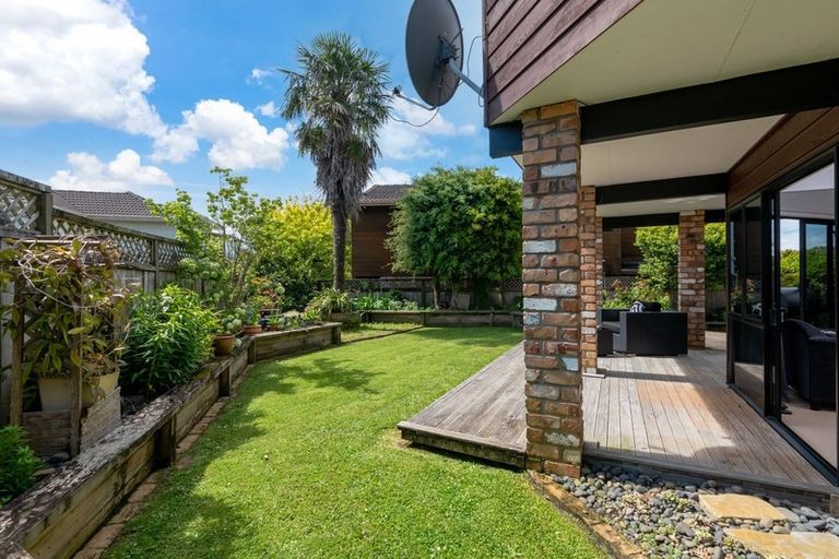 Photo of property in 2/5 Perendale Close, Somerville, Auckland, 2014