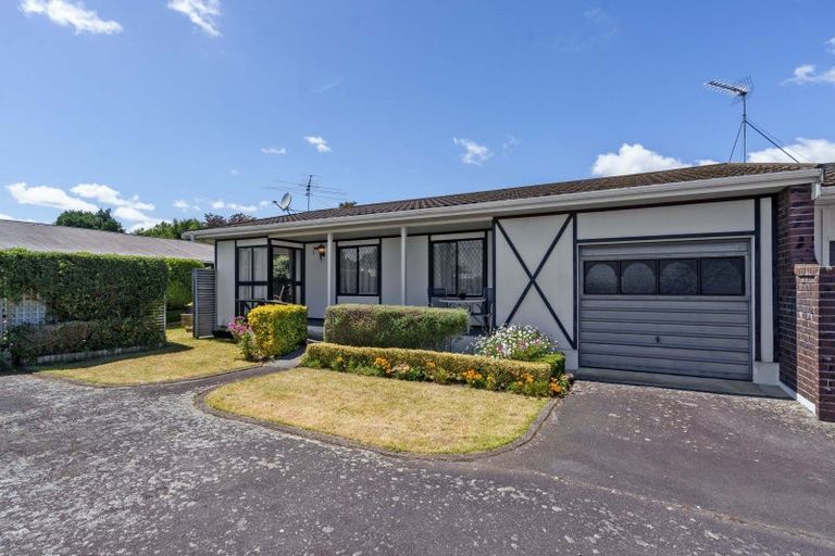 Photo of property in 3/21 Dublin Street, Martinborough, 5711
