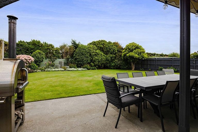 Photo of property in 11 County Drive, Hawera, 4610