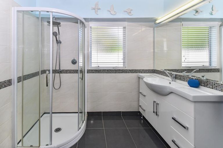 Photo of property in 2b Cliff Road, Papakura, 2110