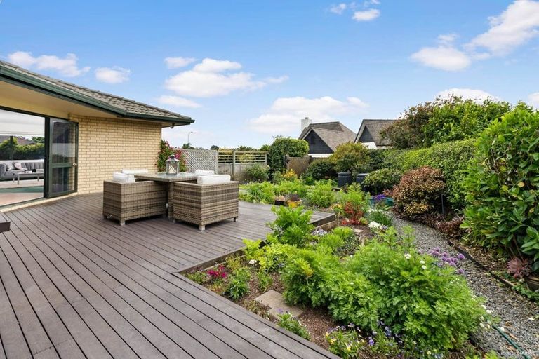Photo of property in 10 Byblos Place, The Gardens, Auckland, 2105