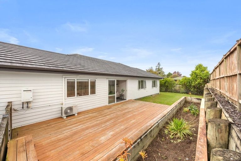 Photo of property in 5 Malbec Place, Huapai, Kumeu, 0810