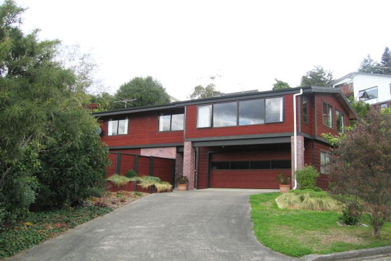 Photo of property in 4 Sorrento Way, Silverstream, Upper Hutt, 5019