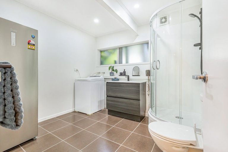 Photo of property in 59 Weatherly Road, Torbay, Auckland, 0630