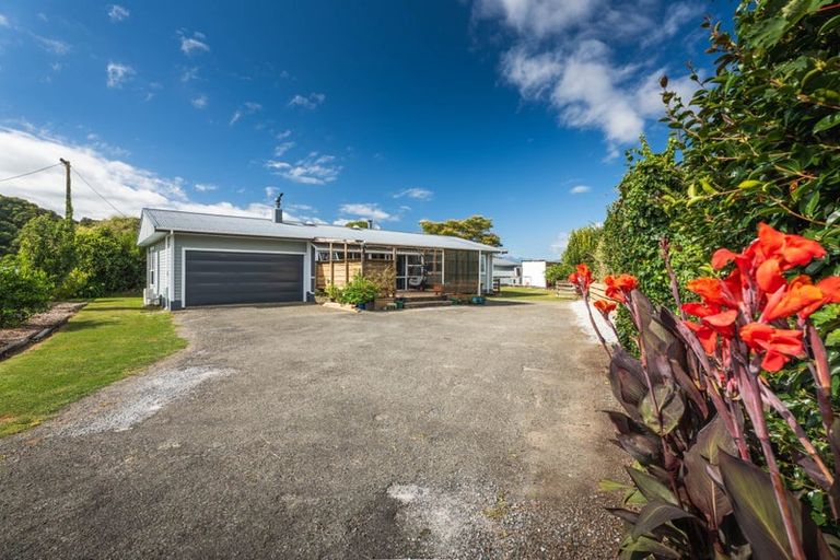 Photo of property in 30 Meihana Street, Takaka, 7110