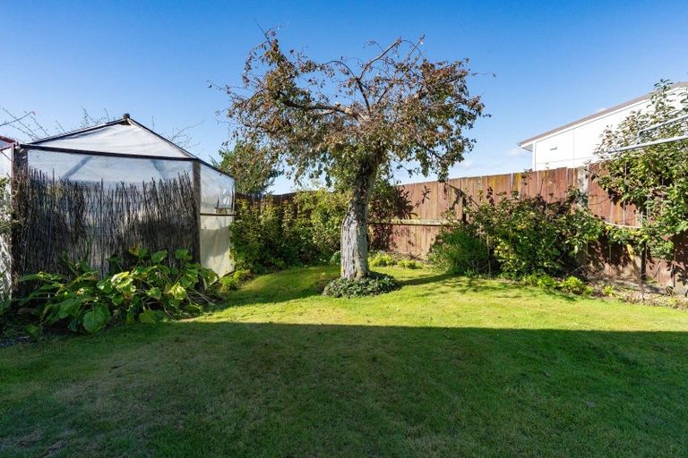 Photo of property in 76 Highbury Drive, Levin, 5510