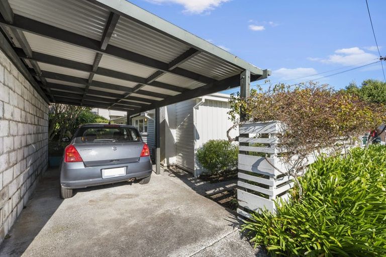 Photo of property in 2/37 Braithwaite Street, Karori, Wellington, 6012