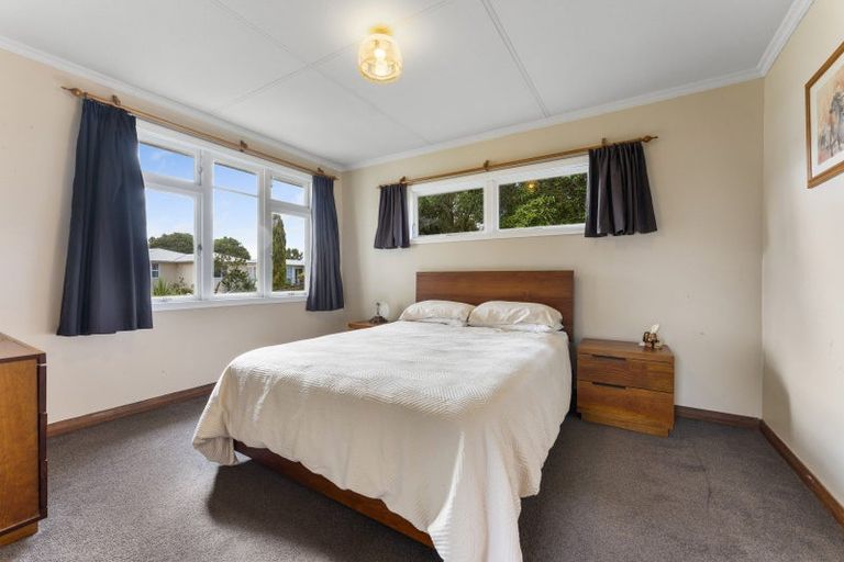 Photo of property in 4 Burfield Place, Awapuni, Palmerston North, 4412