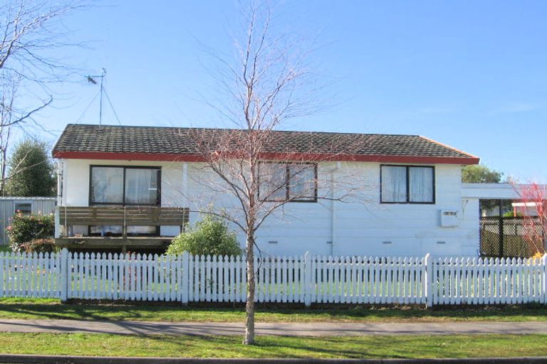 Photo of property in 22 Pringle Place, Nawton, Hamilton, 3200