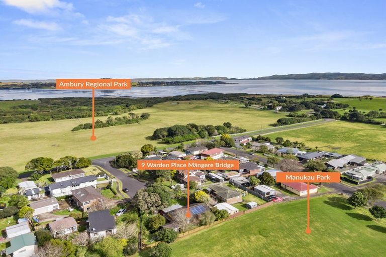 Photo of property in 9 Warden Place, Mangere Bridge, Auckland, 2022