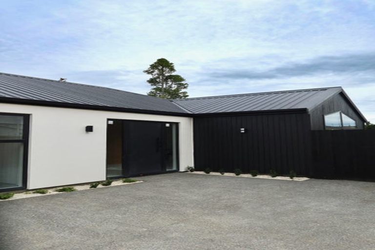 Photo of property in 76 Slacks Road, Awapuni, Palmerston North, 4412