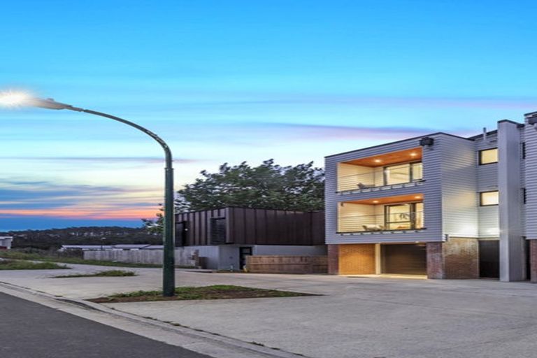 Photo of property in 10 Waka Street, Albany Heights, Auckland, 0632