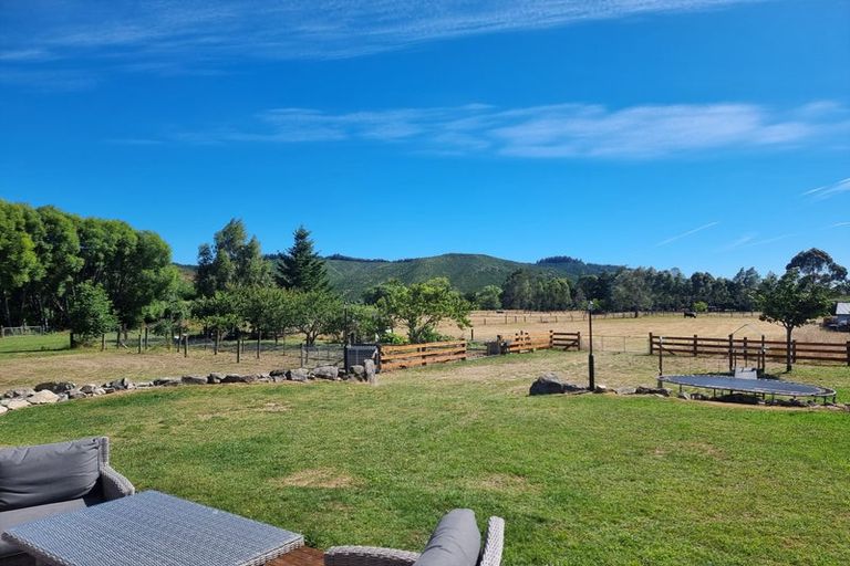 Photo of property in 10 Pigeon Valley Road, Wakefield, 7025