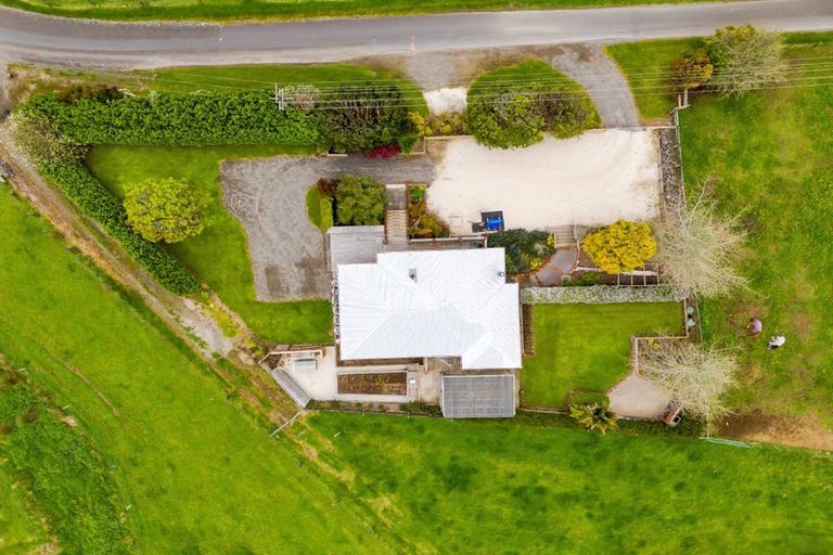 Photo of property in 8 Clearview Road, Lepperton, New Plymouth, 4373