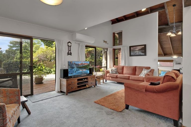 Photo of property in 17 Sunny Glen, Waikanae, 5036