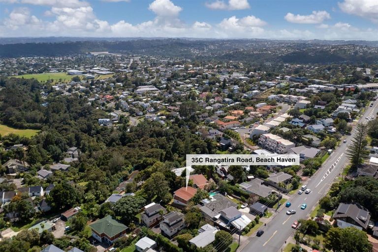 Photo of property in 2/35a Rangatira Road, Beach Haven, Auckland, 0626