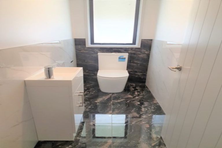 Photo of property in 3 Frederick Place, Whalers Gate, New Plymouth, 4310