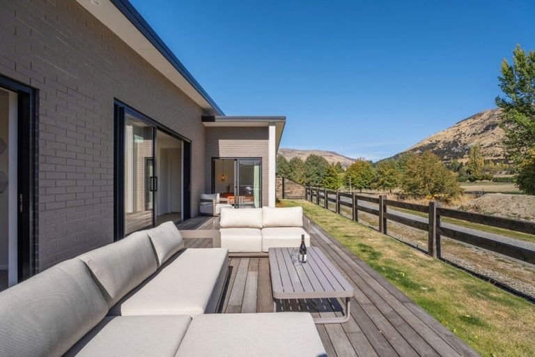 Photo of property in 3 Kamana Rise, Wanaka, 9382