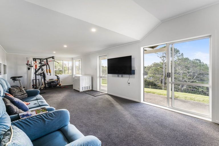 Photo of property in 23 Crows Road, Swanson, Auckland, 0614