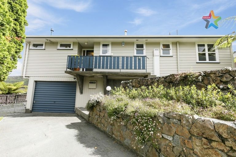 Photo of property in 17 Kingsley Street, Stokes Valley, Lower Hutt, 5019