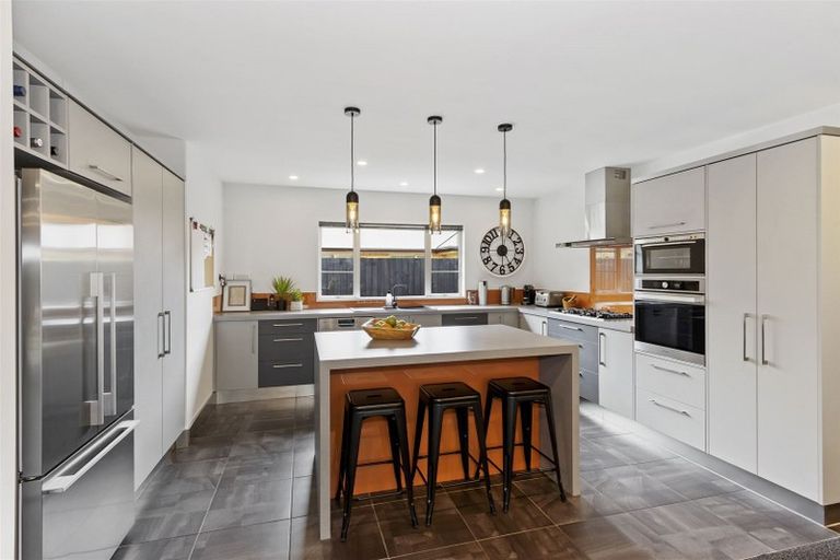 Photo of property in 130 Rothesay Road, Parklands, Christchurch, 8083