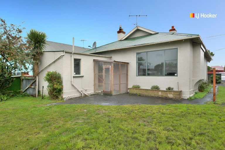 Photo of property in 52 Melbourne Street, South Dunedin, Dunedin, 9012