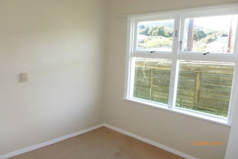 Photo of property in 1/12 Beauchamp Street, Tawa, Wellington, 5028