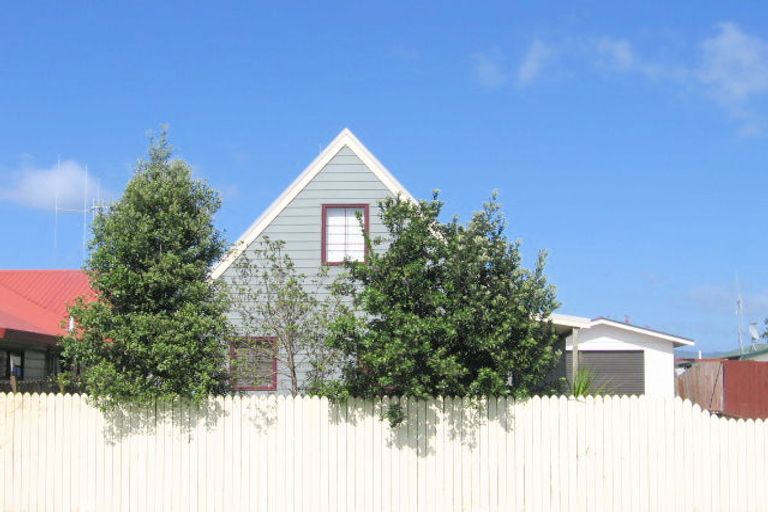 Photo of property in 16a Simpson Road, Papamoa Beach, Papamoa, 3118