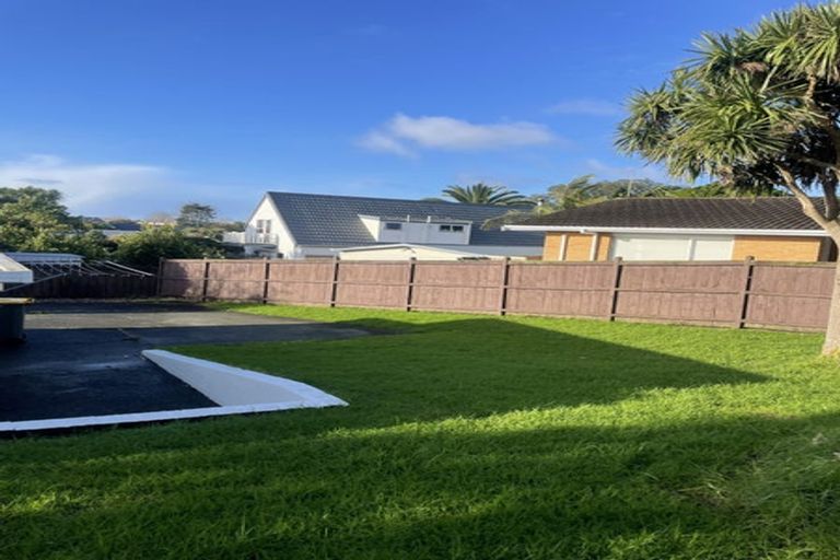 Photo of property in 5/43 Mcleod Road, Henderson, Auckland, 0612