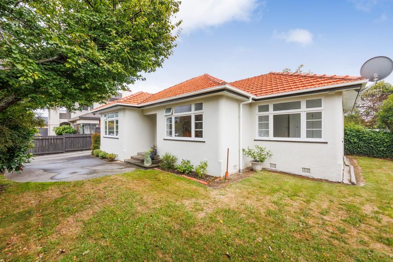 Photo of property in 35 Hardie Street, Hokowhitu, Palmerston North, 4410
