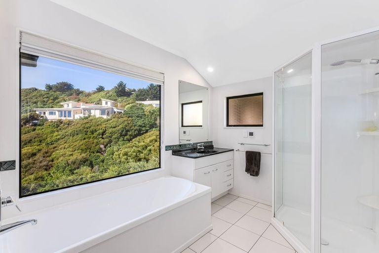 Photo of property in 8 Glengavel Grove, Papakowhai, Porirua, 5024