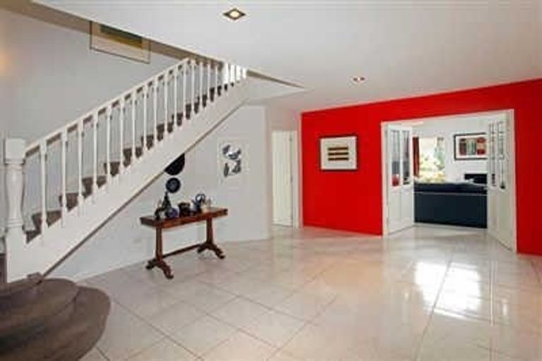 Photo of property in 276 Memorial Avenue, Burnside, Christchurch, 8053