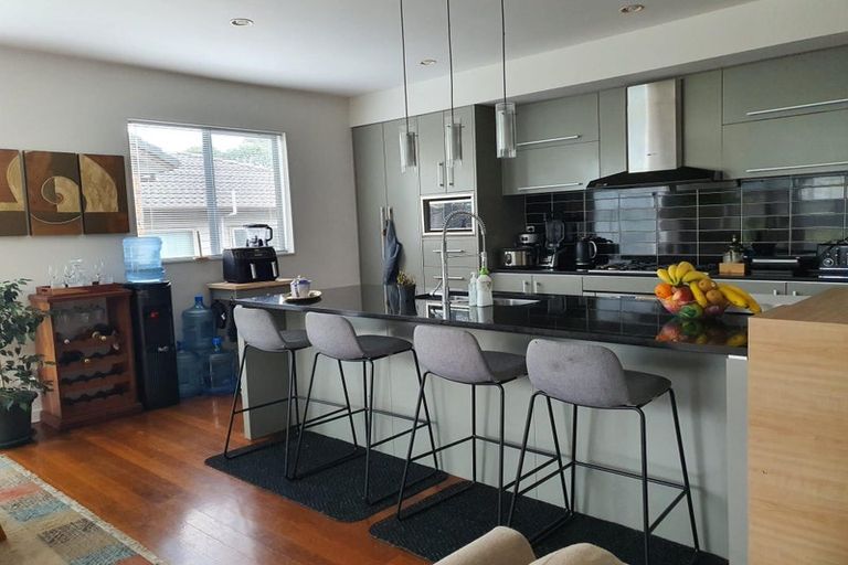 Photo of property in 3 Keating Rise, Northcross, Auckland, 0632