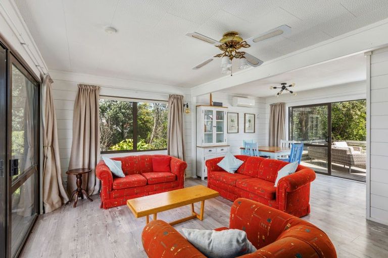 Photo of property in 112 Blue Pacific Parade, Riversdale Beach, Masterton, 5872