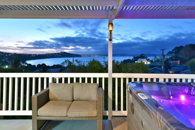 Photo of property in 135 Stanmore Bay Road, Stanmore Bay, Whangaparaoa, 0932