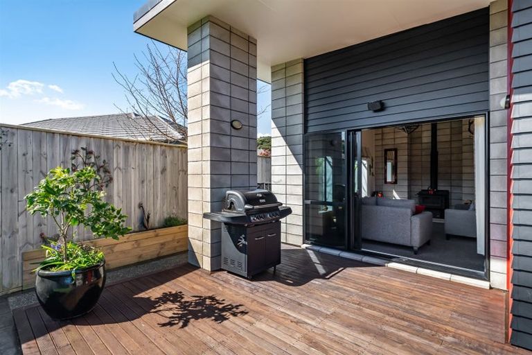 Photo of property in 14 Resolution Drive, Whitby, Porirua, 5024