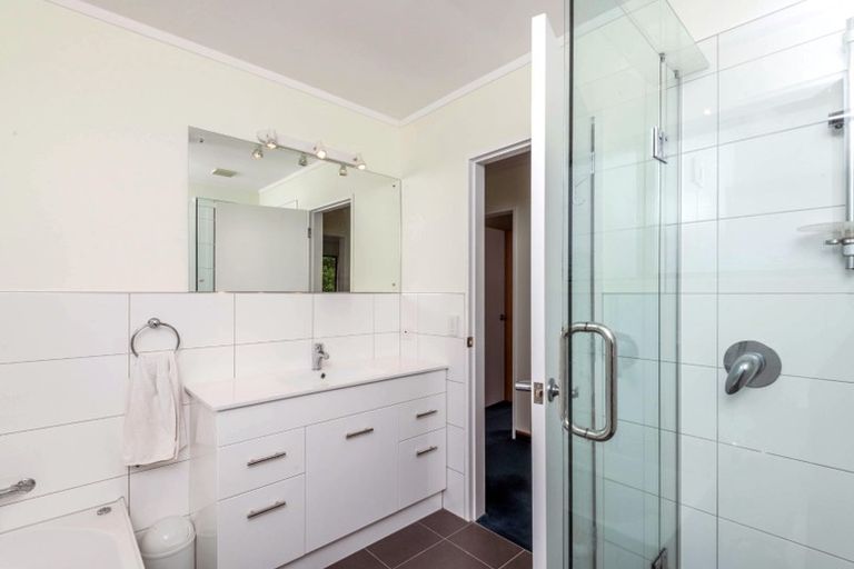 Photo of property in 39 Thatcher Crescent, Crofton Downs, Wellington, 6035