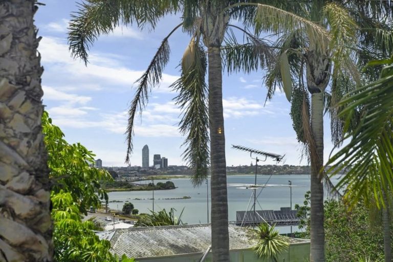 Photo of property in 3/73 Princes Street, Northcote Point, Auckland, 0627