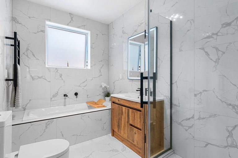 Photo of property in 28 Konoba Avenue, Kumeu, 0810