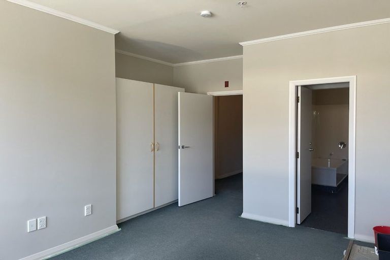 Photo of property in Town End Apartments And Courtena, 2c/30 Allen Street, Te Aro, Wellington, 6011
