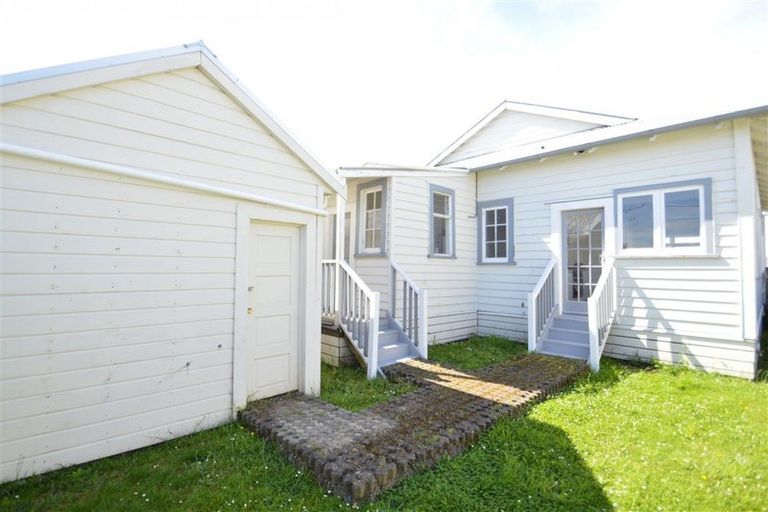Photo of property in 40 Weraroa Road, Levin, 5510