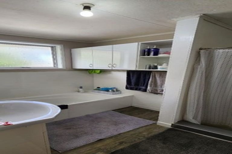 Photo of property in 21 Shearwater Street, One Tree Point, 0118