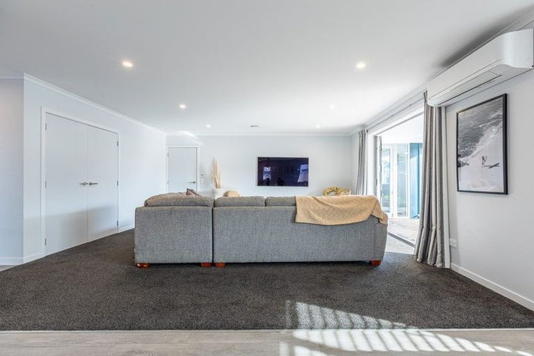 Photo of property in 30 Freedom Drive, Kelvin Grove, Palmerston North, 4414