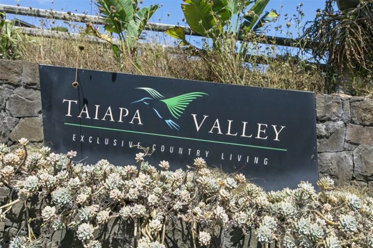 Photo of property in 71b Taiapa Valley Road, Muriwai, 0881