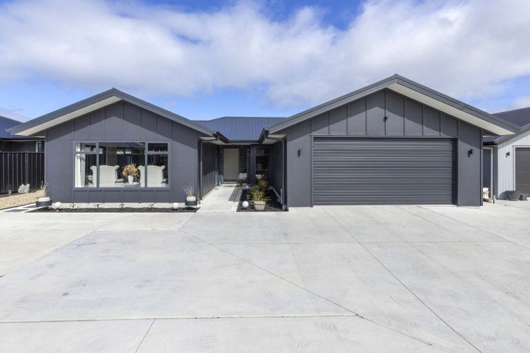 Photo of property in 32 Tawhai Crescent, Wharewaka, Taupo, 3330
