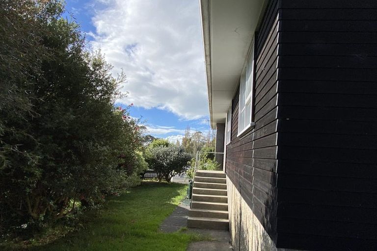 Photo of property in 23 Ennis Avenue, Pakuranga Heights, Auckland, 2010