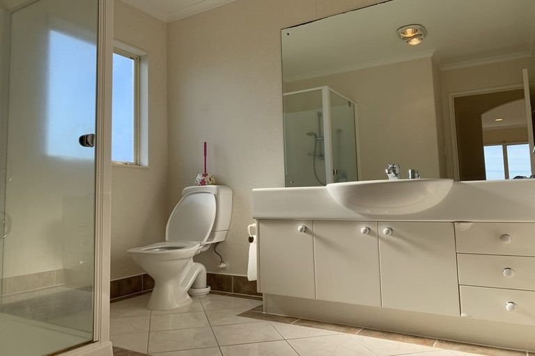 Photo of property in 41 Corta Bella Place, Golflands, Auckland, 2013