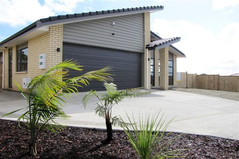 Photo of property in 77 Westgate Drive, Massey, Auckland, 0614